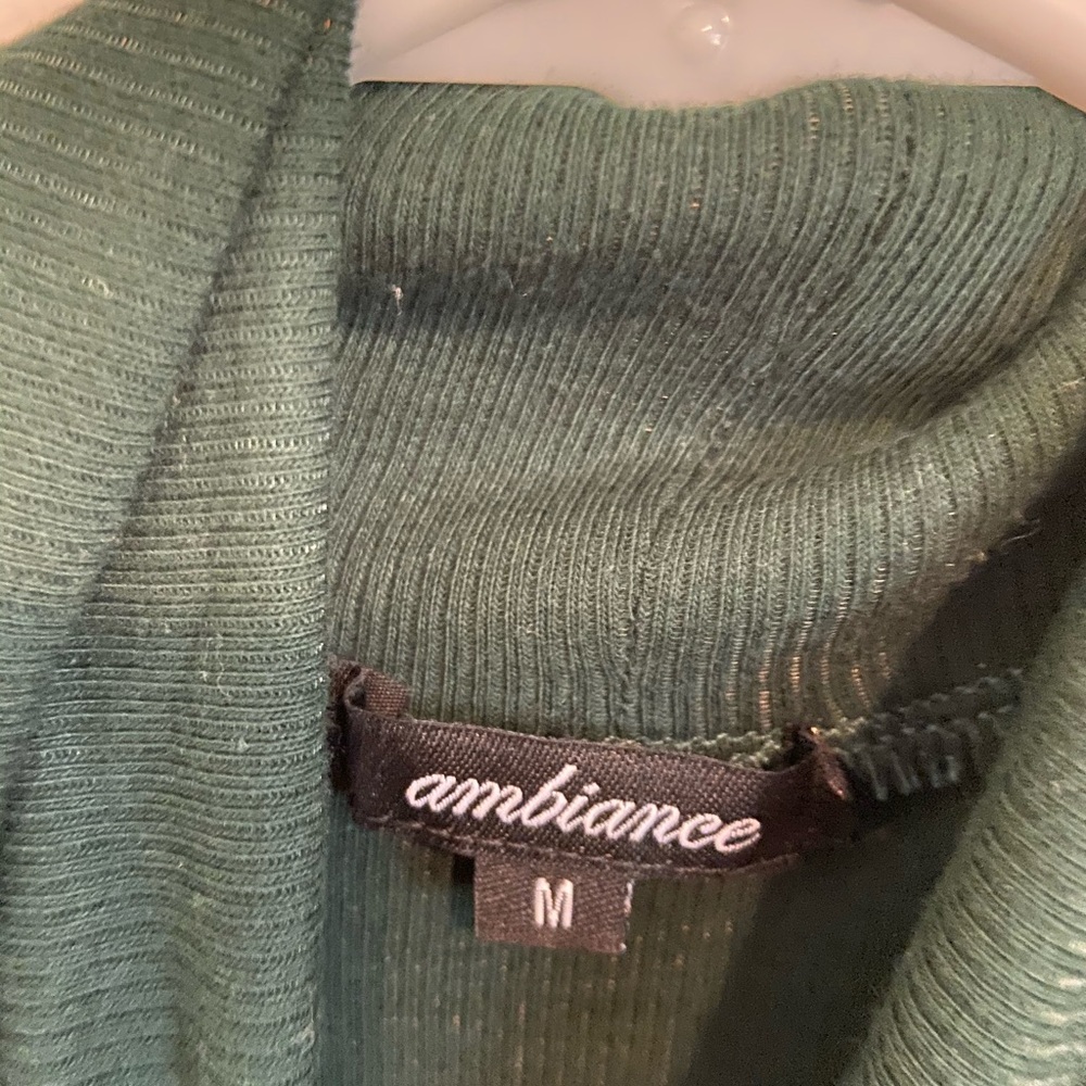 Fitted Turtle Neck - Picture 4 of 4